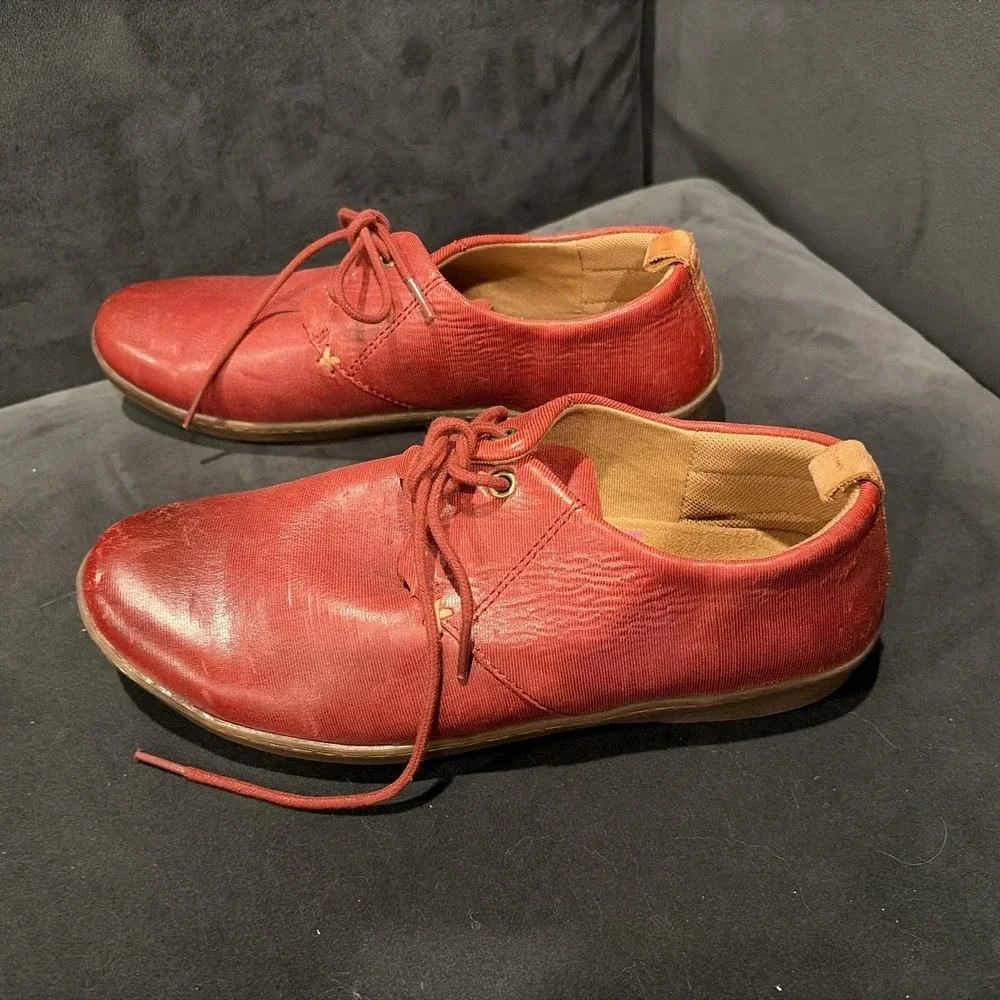 Comfortiva Align Red Leather lace up casual sneakers, women's 9.5W